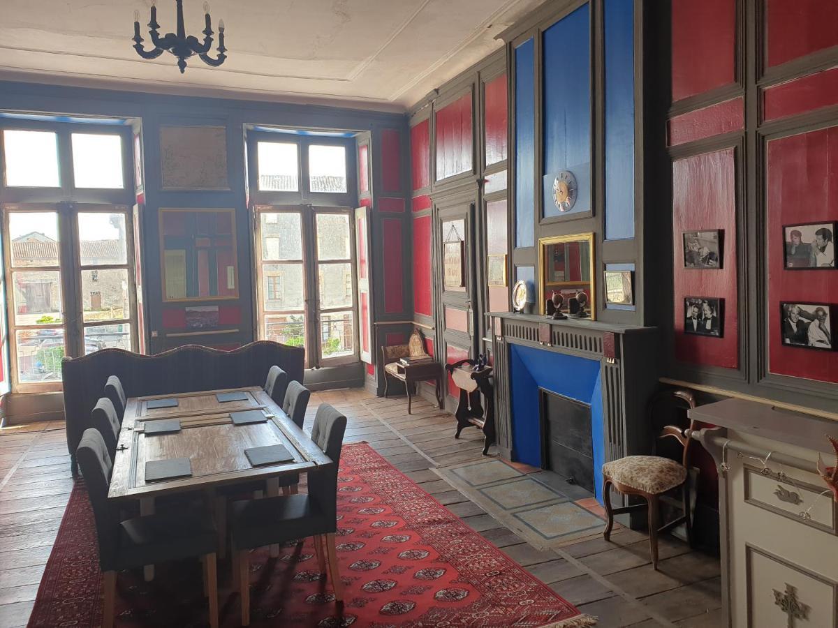Le Chateau Chateauponsac Bagian luar foto
