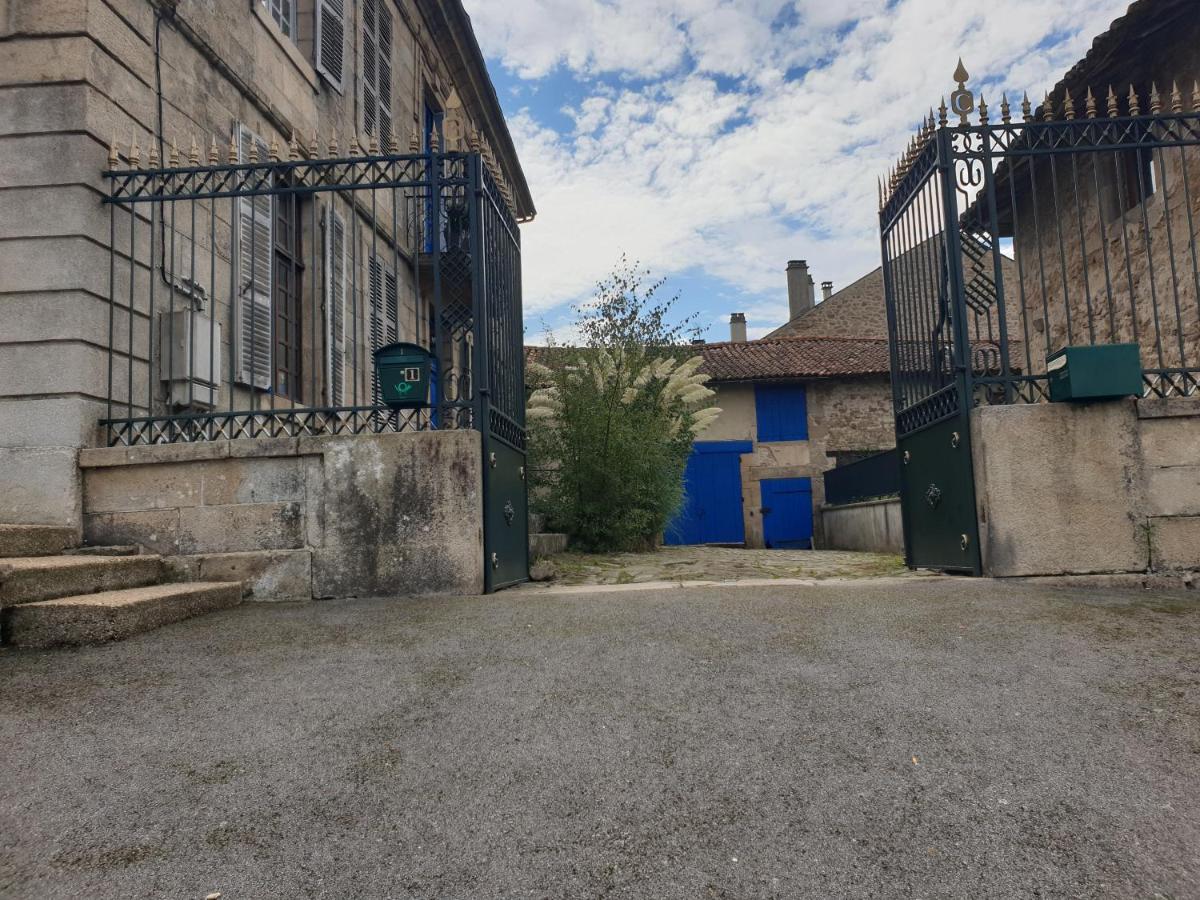 Le Chateau Chateauponsac Bagian luar foto